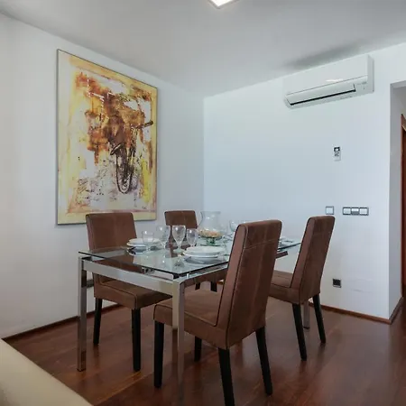 Apartment Blau Blue 3 *
